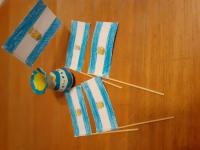 BANDERAS CON EL ESCUDO 