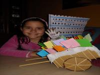 TARDE DE MANUALIDADES, BANDERÍN  Y CARRITO 